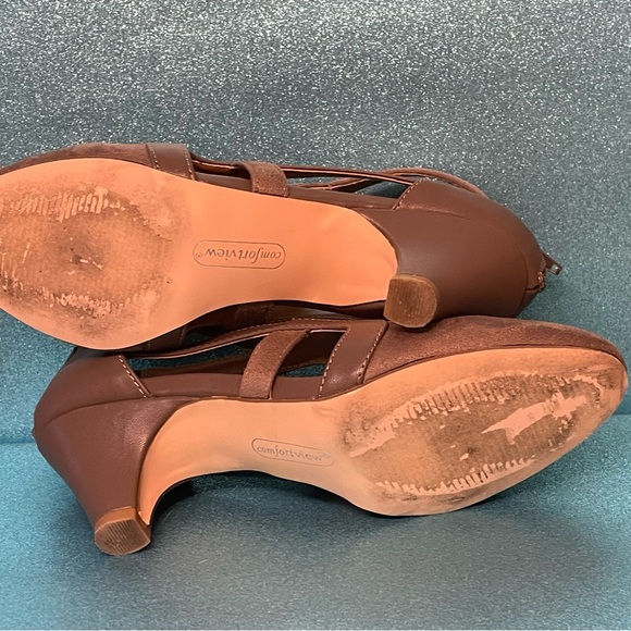 ComfortView Women's Light Brown Suede Shoes - Picture 6 of 6